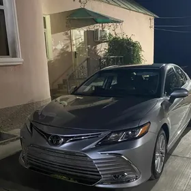 Toyota Camry 2022