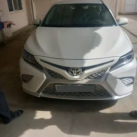 Toyota Camry 2020