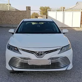 Toyota Camry 2018