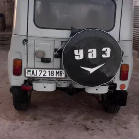 UAZ 469 2002