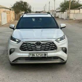 Toyota Highlander 2022