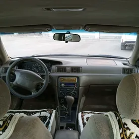 Toyota Camry 2000