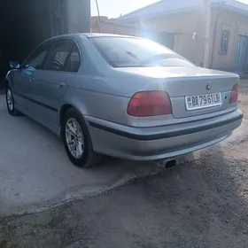 BMW E39 2000