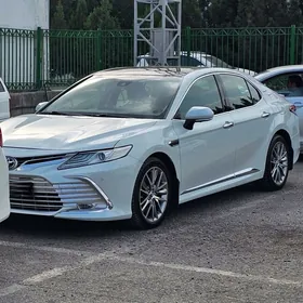 Toyota Camry 2020