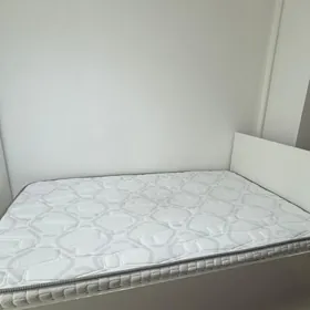 КРОВАТЬ С МАТРАСОМ