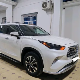 Toyota Highlander 2020