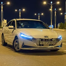 Hyundai Elantra 2021