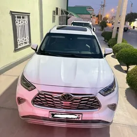 Toyota Highlander 2021