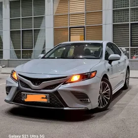Toyota Camry 2019