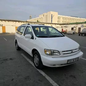 Toyota Sienna 1999