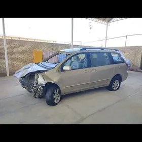 Toyota Sienna 2005