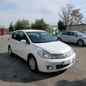 Nissan Versa 2012
