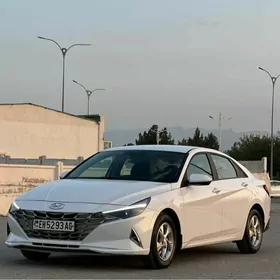 Hyundai Elantra 2022