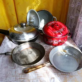 Кастрюли и сковородки