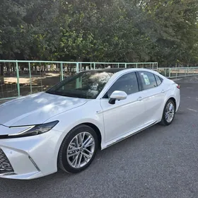 Toyota Camry 2025