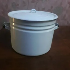 эмалированная большая кастрюля