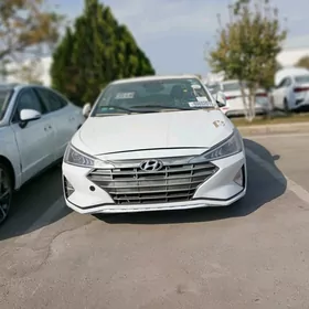 Hyundai Elantra 2020