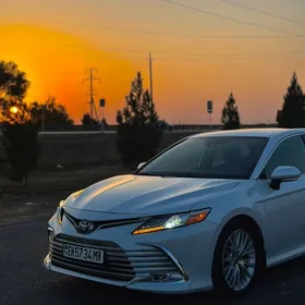 Toyota Camry 2021