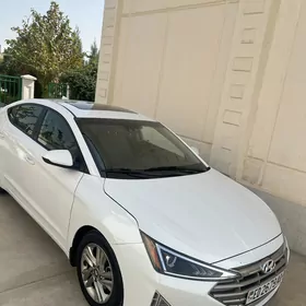 Hyundai Elantra 2019