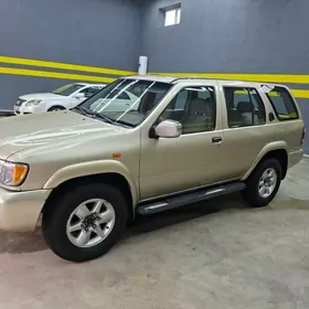 Nissan Pathfinder 2001