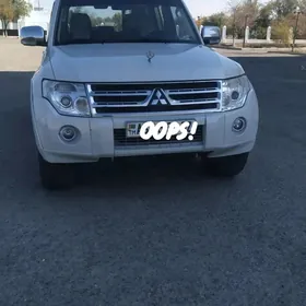 Mitsubishi Pajero 2010