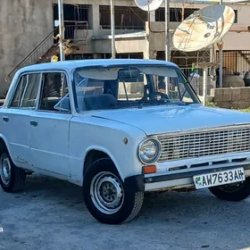 Lada 2104 1983