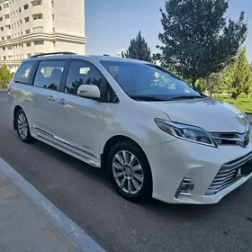 Toyota Sienna 2019