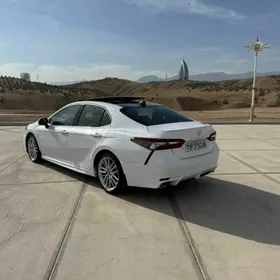 Toyota Camry 2021