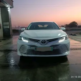 Toyota Camry 2019
