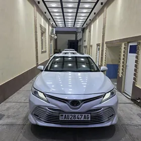 Toyota Camry 2019