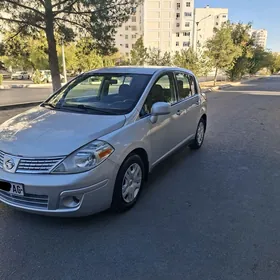 Nissan Versa 2011