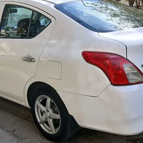 Nissan Sunny 2014