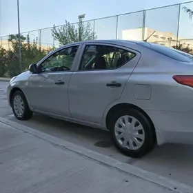 Nissan Versa 2012