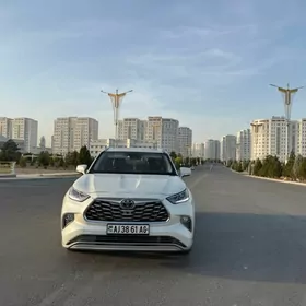 Toyota Highlander 2021