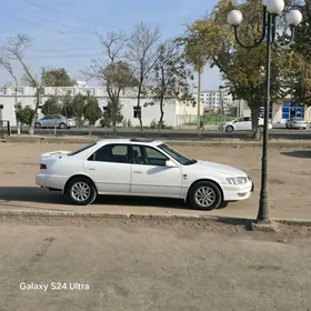 Toyota Camry 2000