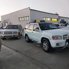 Nissan Pathfinder 2001