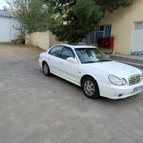 Hyundai Sonata 2004