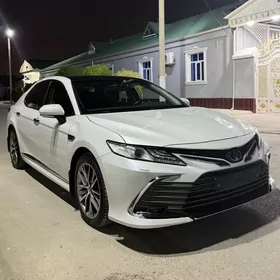 Toyota Camry 2021