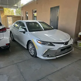 Toyota Camry 2020