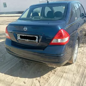 Nissan Versa 2010
