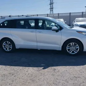 Toyota Sienna 2022