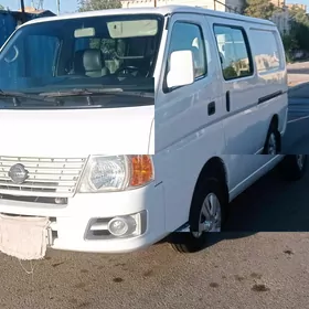 Nissan Urvan 2010