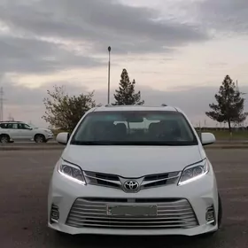 Toyota Sienna 2017