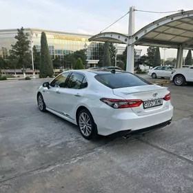 Toyota Camry 2024