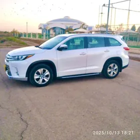 Toyota Highlander 2019