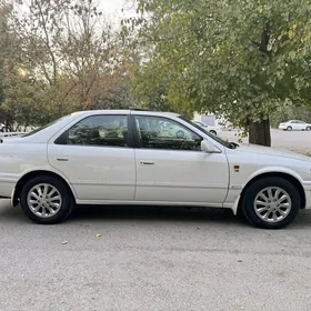 Toyota Camry 2000
