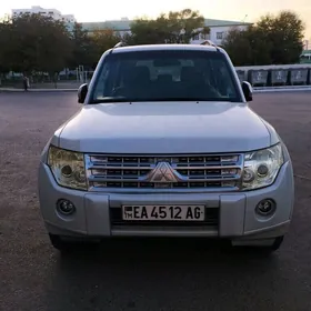 Mitsubishi Pajero 2011