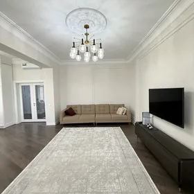 Высокий потолок 3 ком 30 мкр