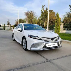 Toyota Camry 2021