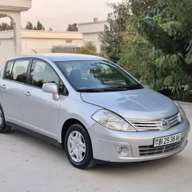 Nissan Versa 2010